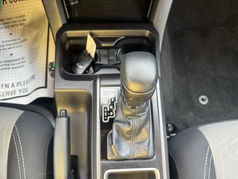 Used 2021 Toyota Tacoma TRD Off-Road w/ Technology Package image 15