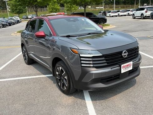 Certified 2025 Nissan Kicks SV AWD/4WD image 8