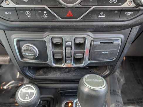 Used 2022 Jeep Gladiator Overland w/ Popular Equipment Package image 24