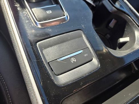 Used 2020 Ford Edge SEL image 21