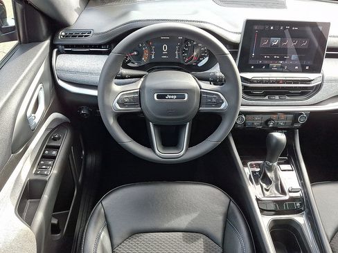 Certified 2023 Jeep Compass Latitude w/ Sun and Sound Group AWD/4WD image 12