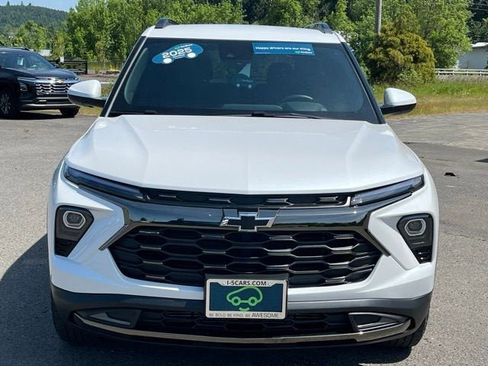 Used 2025 Chevrolet TrailBlazer ACTIV w/ Convenience Package AWD/4WD image 2