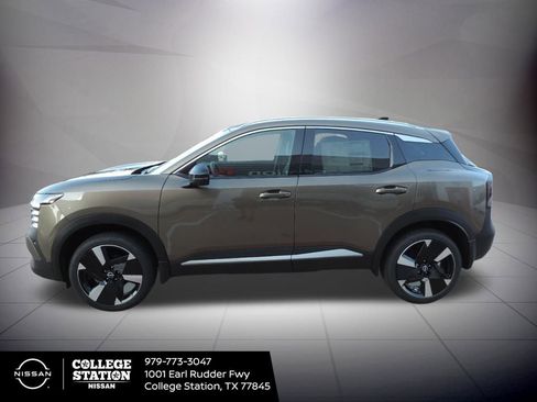 New 2026 Nissan Kicks SR image 7