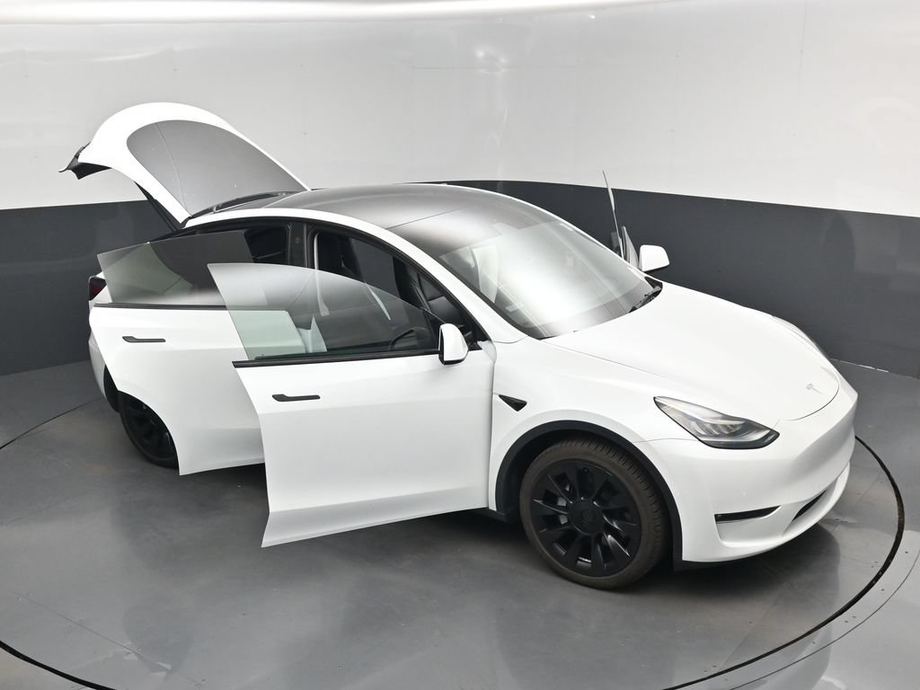Used 2022 Tesla Model Y Long Range AWD/4WD image 19
