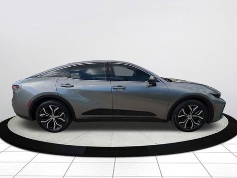 Used 2023 Toyota Crown Limited image 2