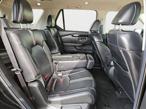 Used 2025 Honda Pilot EX-L image 17