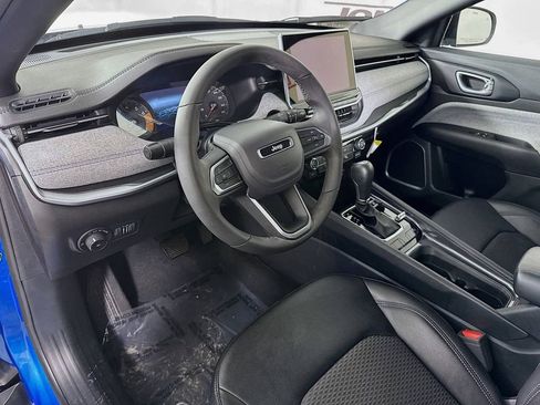 Used 2024 Jeep Compass Latitude AWD/4WD image 16