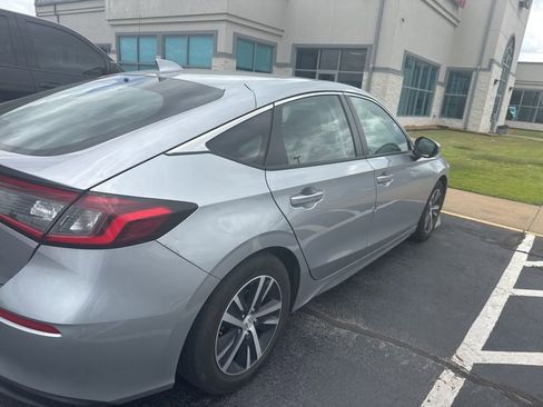 Used 2024 Honda Civic LX image 4