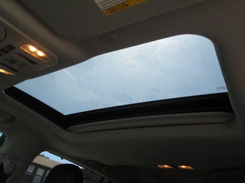 Used 2023 Toyota Highlander XLE AWD/4WD image 22