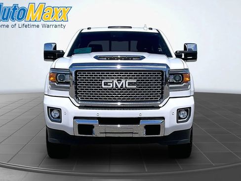 Used 2017 GMC Sierra 2500 Denali AWD/4WD image 2