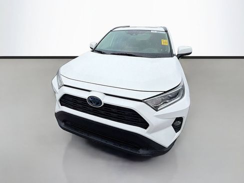 Used 2021 Toyota RAV4 XLE w/ Convenience Package AWD/4WD image 2