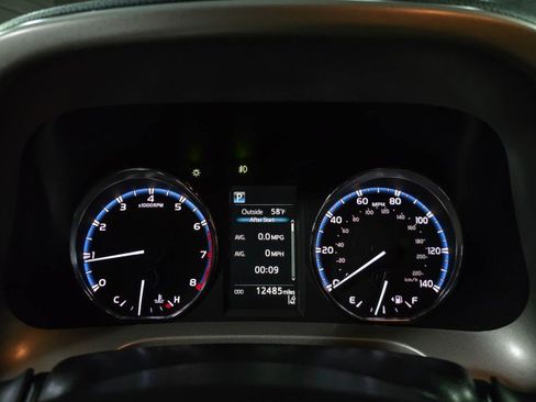 Used 2016 Toyota RAV4 Limited image 25