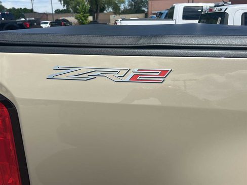 Used 2022 Chevrolet Colorado ZR2 AWD/4WD image 5