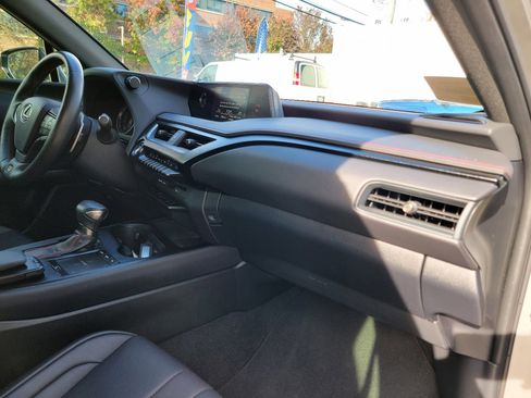 Used 2019 Lexus UX 200 F Sport image 27