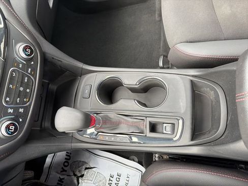 Used 2022 Chevrolet Equinox RS image 18