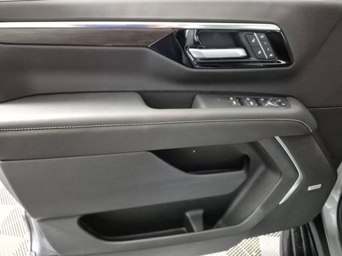 New 2026 Chevrolet Suburban Premier image 13