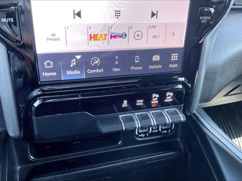 Used 2023 RAM 1500 Laramie AWD/4WD image 31