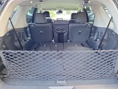 Used 2025 Honda Pilot EX-L image 8