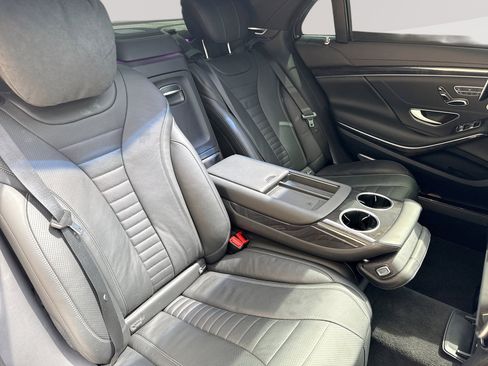 Used 2018 Mercedes-Benz S 560 Sedan image 26