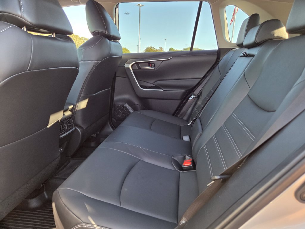 Used 2023 Toyota RAV4 XLE Premium AWD/4WD image 6