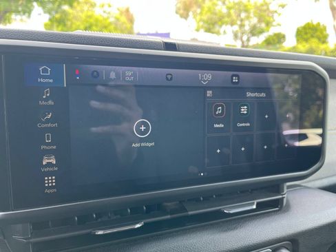 Used 2025 Jeep Wrangler Unlimited Sport AWD/4WD image 19