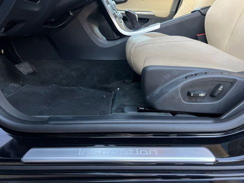 Used 2018 Volvo S60 T5 Inscription Platinum w/ Climate Package image 37