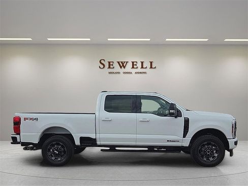 Used 2024 Ford F250 Lariat w/ Sport Appearance Package image 5