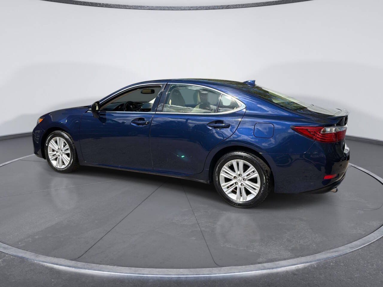 Used 2015 Lexus ES 350 FWD image 3