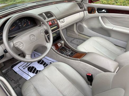 Used 2000 Mercedes-Benz CLK 320 Cabriolet image 21