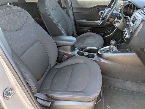 Used 2015 Kia Soul image 26
