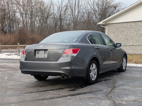 Used 2010 Honda Accord LX-P image 4