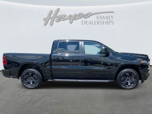 Used 2025 RAM 1500 Big Horn AWD/4WD image 2