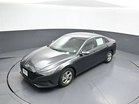 Certified 2021 Hyundai Elantra SE FWD image 33