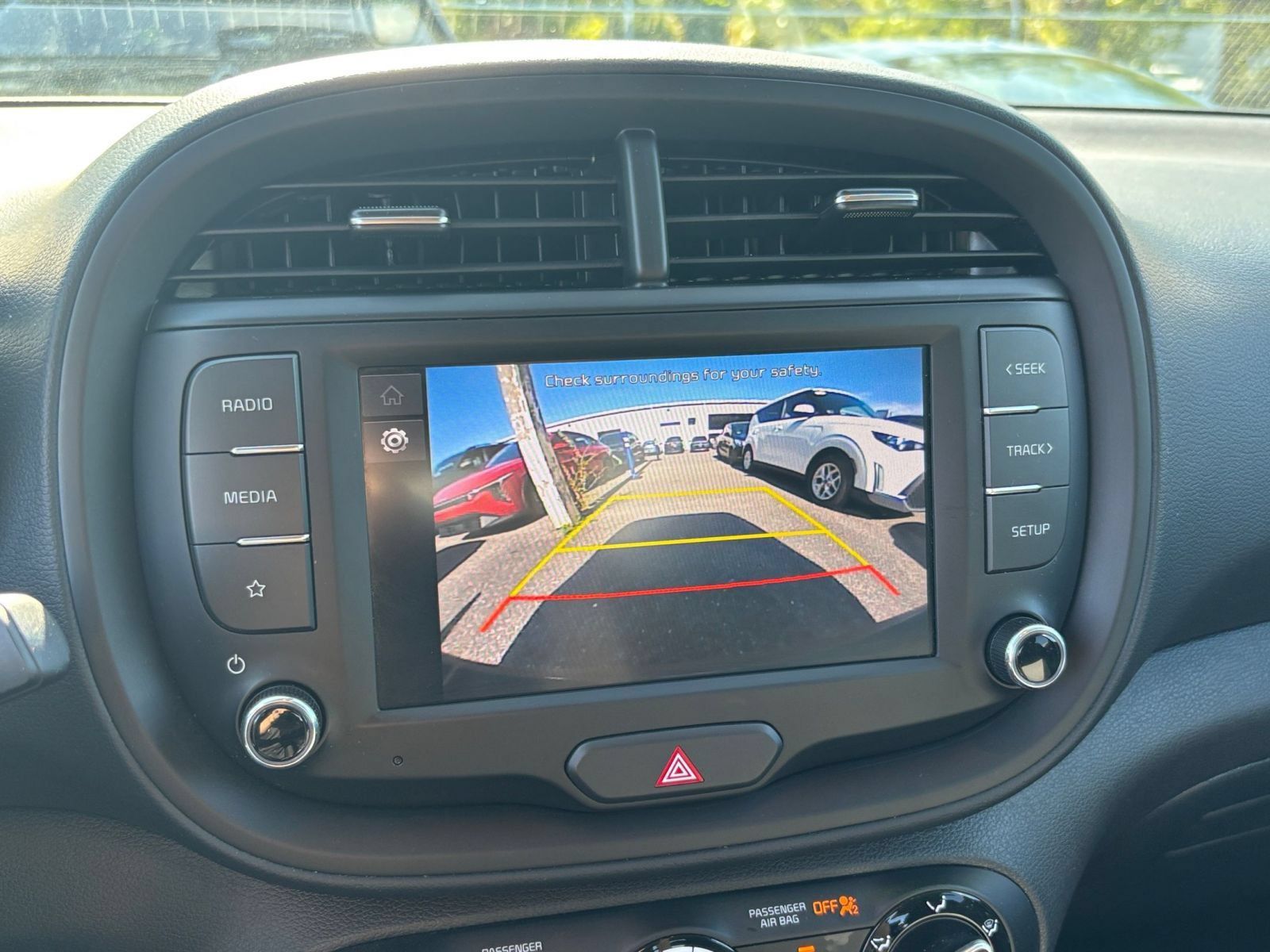 Used 2025 Kia Soul LX w/ LX Technology Package FWD image 21