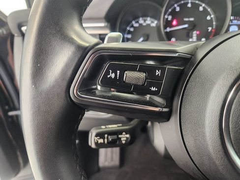 Used 2022 Porsche Macan AWD/4WD image 28