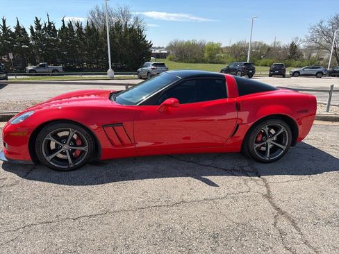 Used 2012 Chevrolet Corvette Grand Sport w/ 3LT Preferred Equipment Group image 2