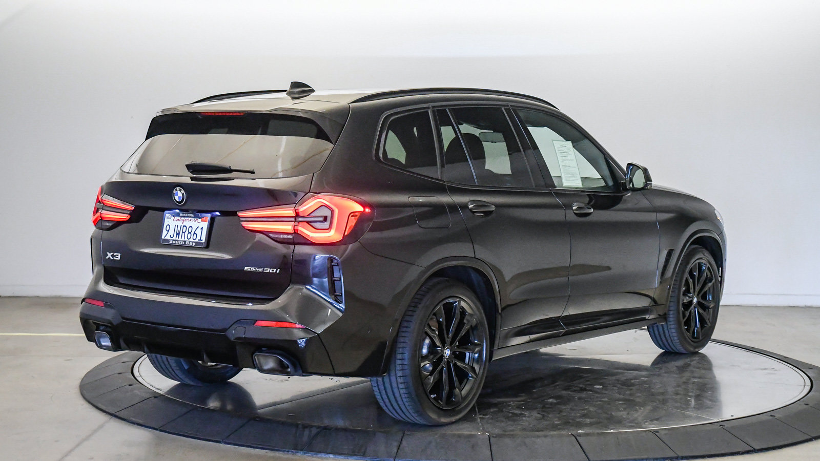 Certified 2024 BMW X3 sDrive30i w/ M Sport Package RWD image 5