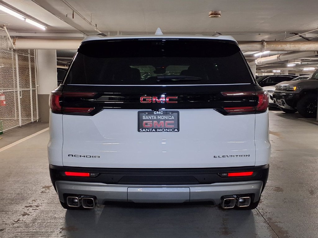 Used 2026 GMC Acadia Elevation w/ Elevation Premium Package FWD image 9
