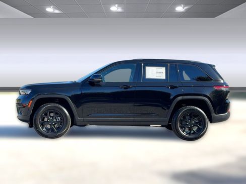 New 2025 Jeep Grand Cherokee Altitude image 2