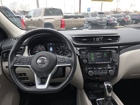 Used 2022 Nissan Rogue Sport SL w/ Premium Package image 12