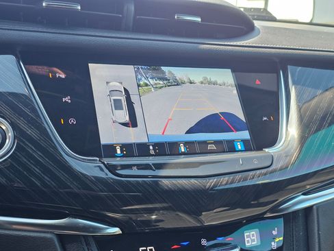 Used 2022 Cadillac XT6 Premium Luxury w/ Technology Package FWD image 26