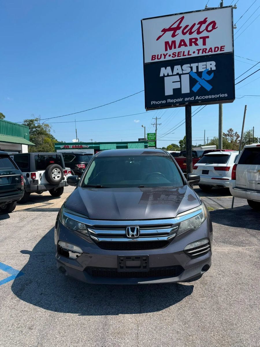 Used 2018 Honda Pilot LX image 2