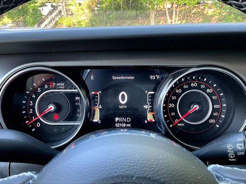 Used 2021 Jeep Wrangler Unlimited Rubicon AWD/4WD image 10