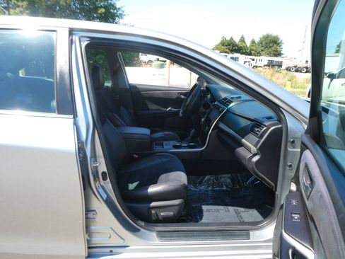 Used 2017 Toyota Camry XSE FWD image 25