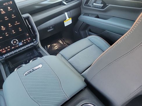 New 2026 GMC Yukon XL AT4 w/ AT4 Premium Plus Package image 16