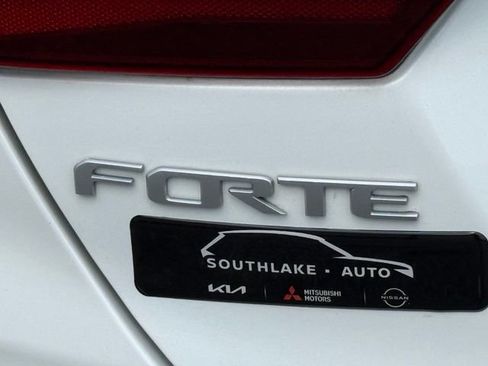 Certified 2023 Kia Forte LXS w/ LXS Technology Package FWD image 8
