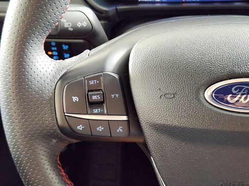 Used 2025 Ford Escape ST-Line Select AWD/4WD image 18