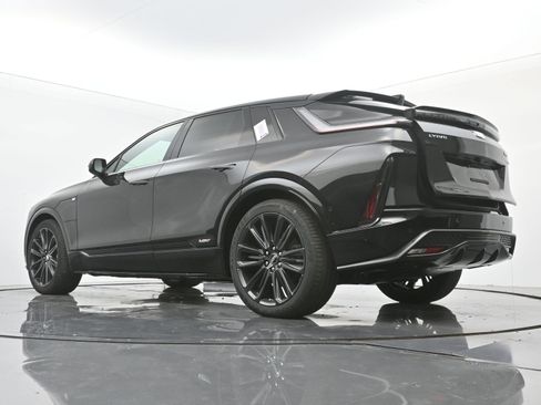 New 2026 Cadillac Lyriq V image 17