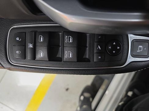 Used 2021 RAM 2500 Big Horn w/ Level 2 Equipment Group AWD/4WD image 26