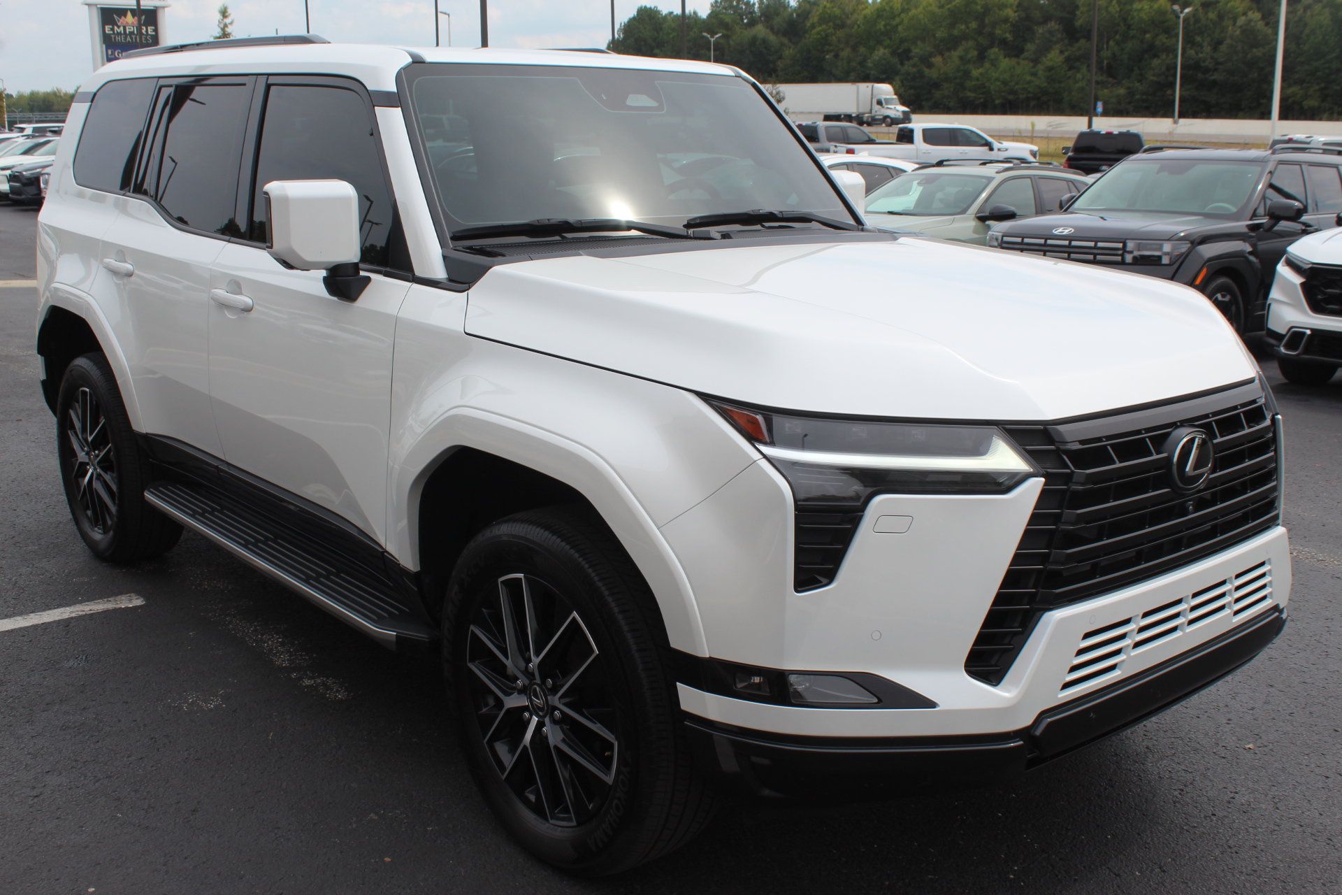 Used 2024 Lexus GX 550 w/ Accessory Package (Z1) AWD/4WD image 4
